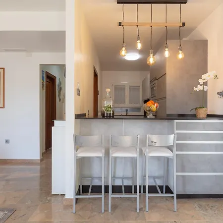 Apartamento Palma De Mallorca 12 *